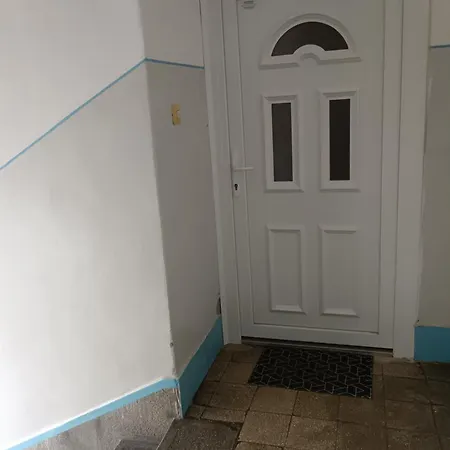 Tulipan Apartment *